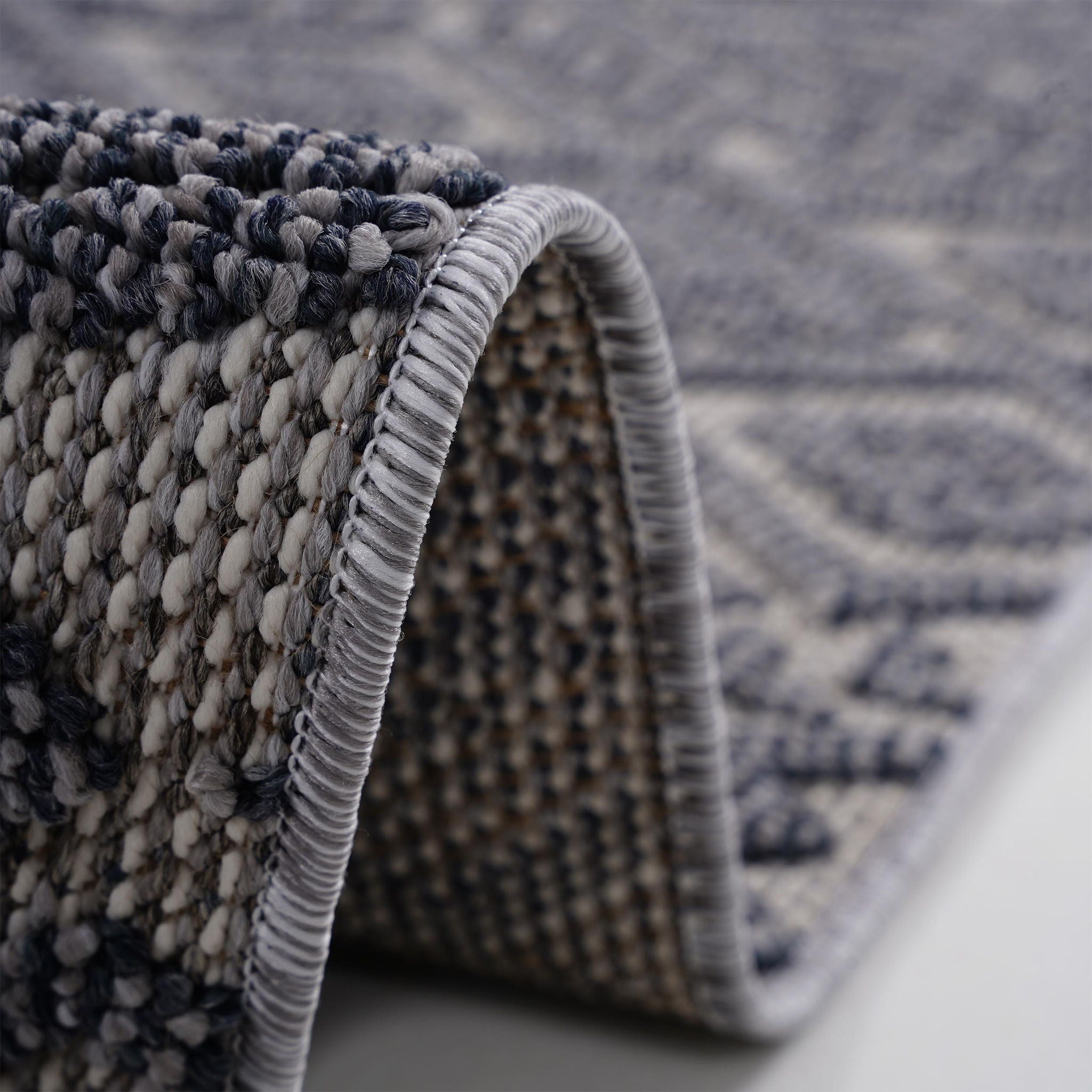 Guros - Traditional Indoor / Outdoor Area Rug