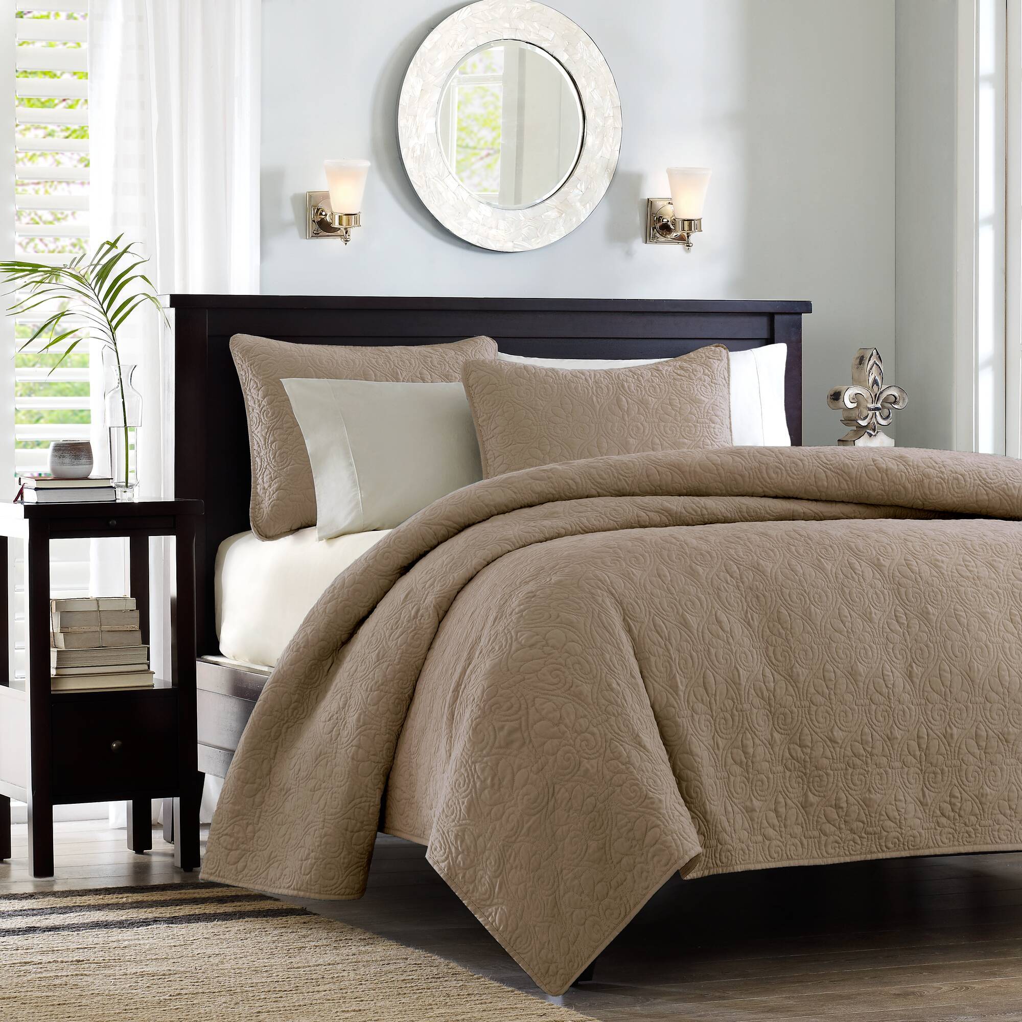 Quebec - Reversible Coverlet Set - Khaki