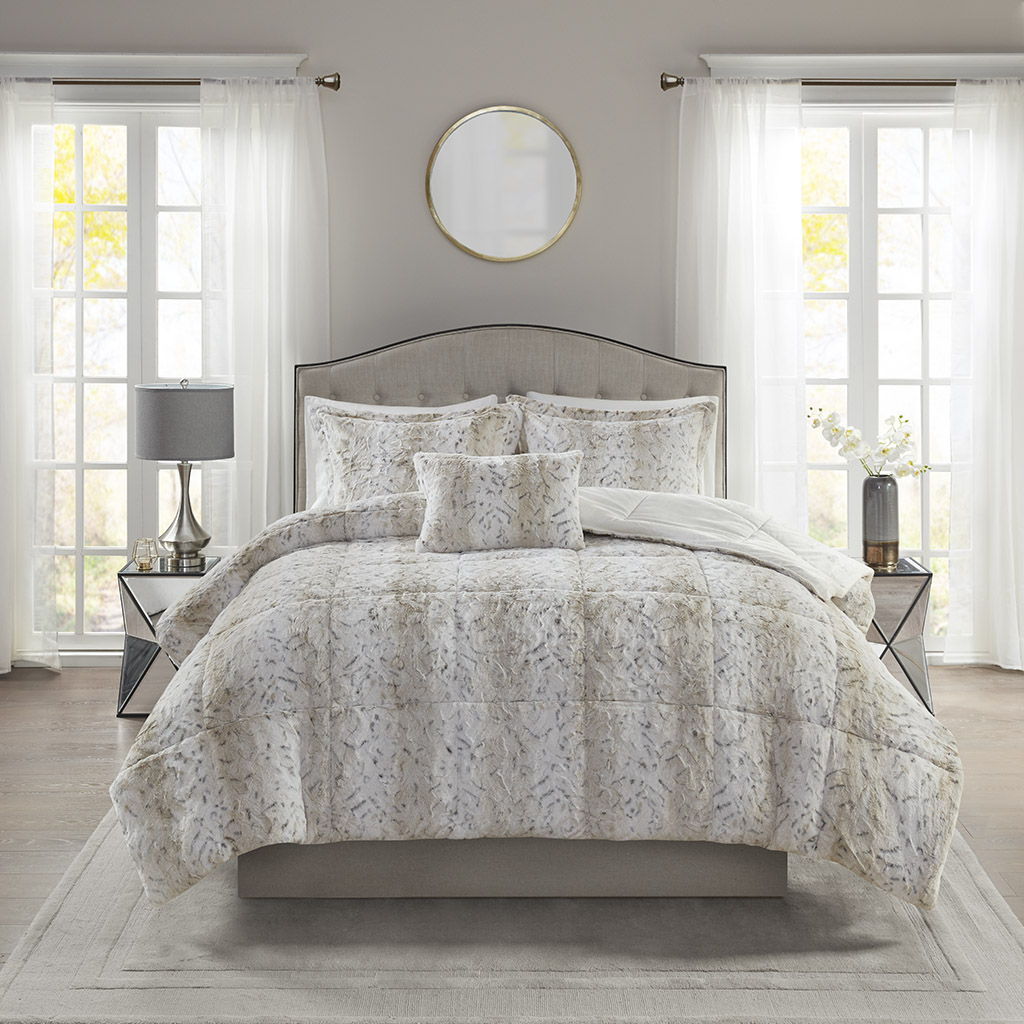 Zuri - Comforter (Set of 4) - Snow Leopard