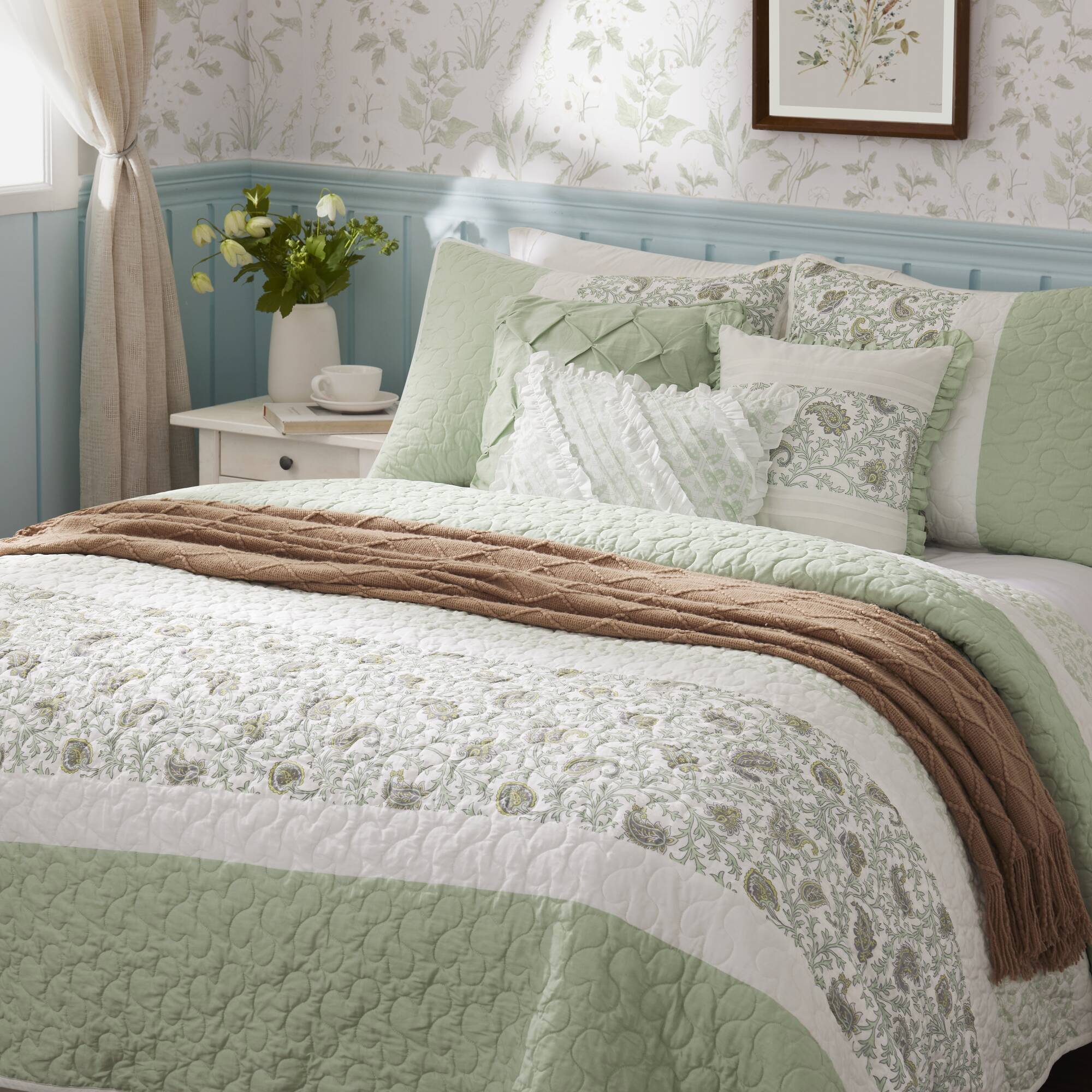 Dawn - 6 Piece Full/Queen Percale Quilt Set With Throw Pillows - Sage Green