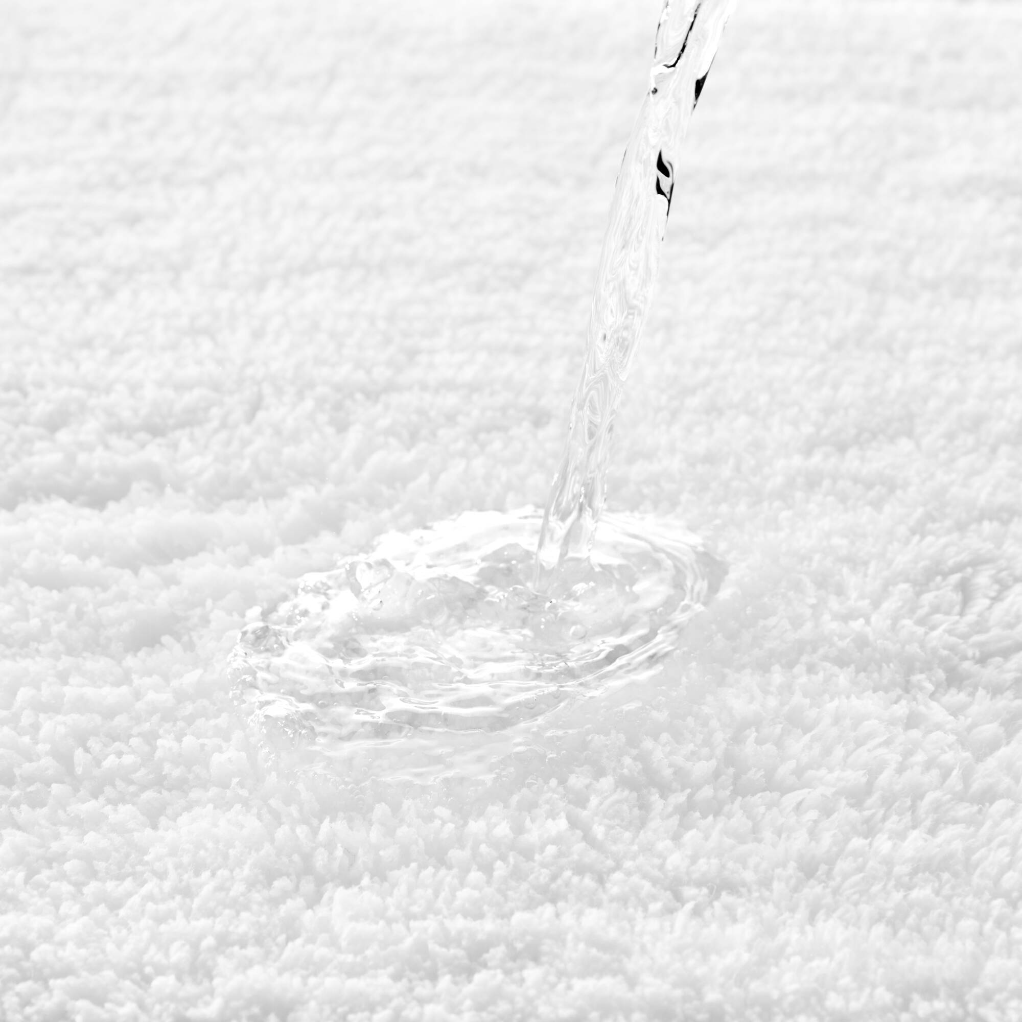 Splendor - 20" x 30" Tufted Reversible Bath Rug - White