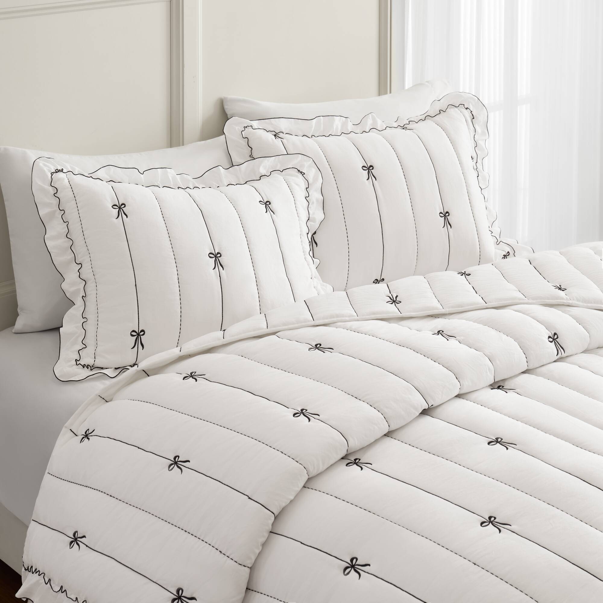 Liv - Quilt Set - White / Black