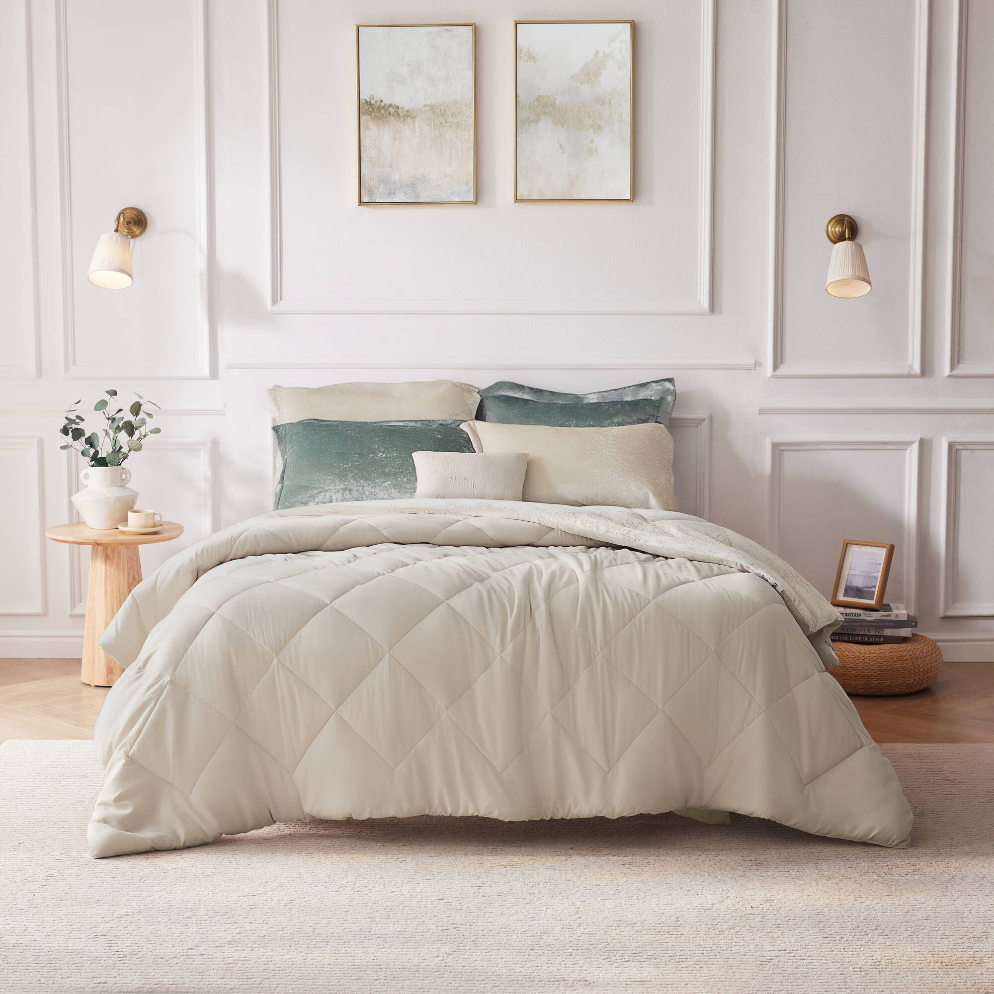 Felicia - Velvet Comforter Set With Throw Pillow - Champagne
