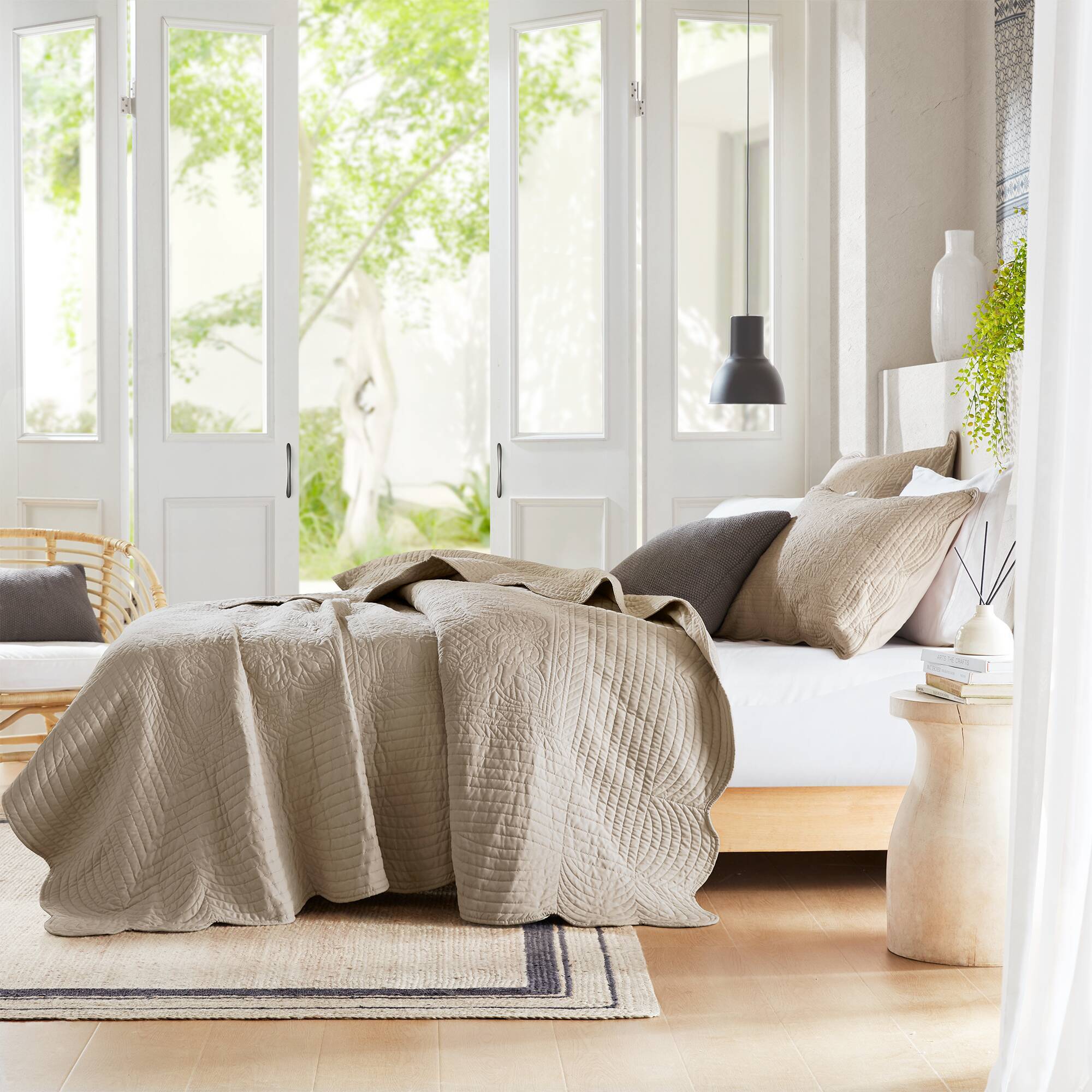 Tuscany - 3 Piece Full/Queen Reversible Scalloped Edge Quilt Set - Khaki