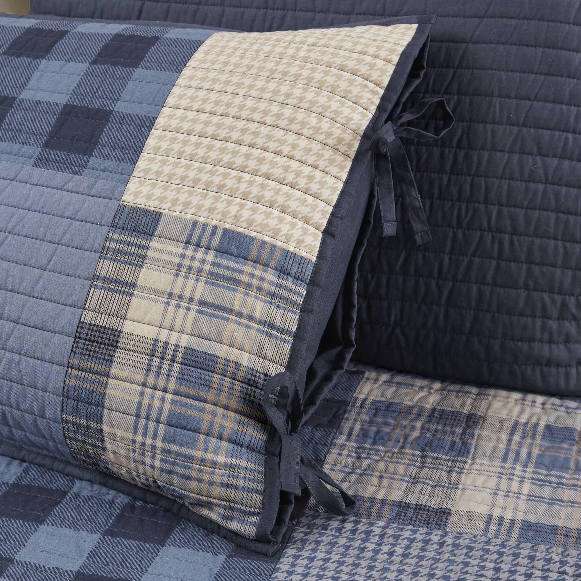 Winter Hills - 5 Piece Day Bed Bedding Set - Blue