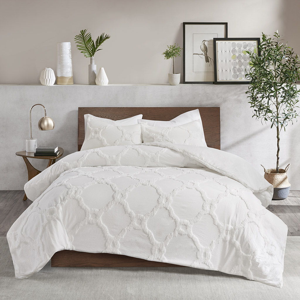 Pacey - King 3 Piece Tufted Geometric Comforter Set - Off White