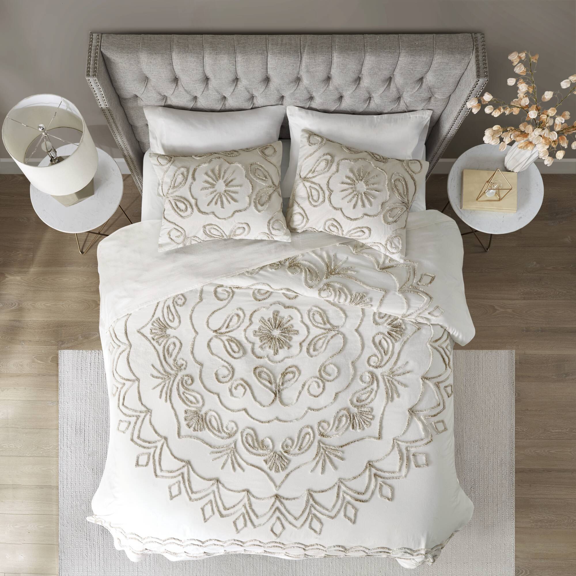 Violette - 3 Piece Tufted Coverlet Set - Ivory / Taupe