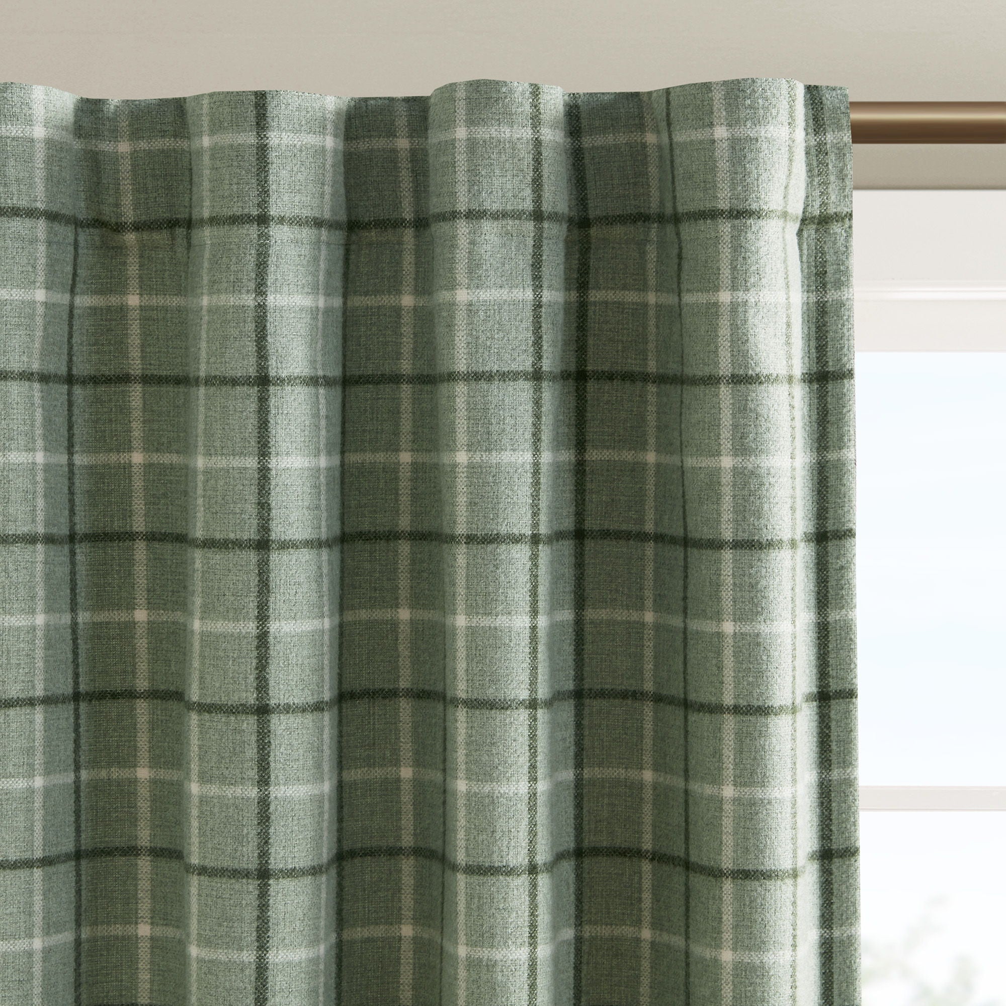 Anaheim - Plaid Rod Pocket and Back Tab Curtain Panel With Fleece Lining - Green