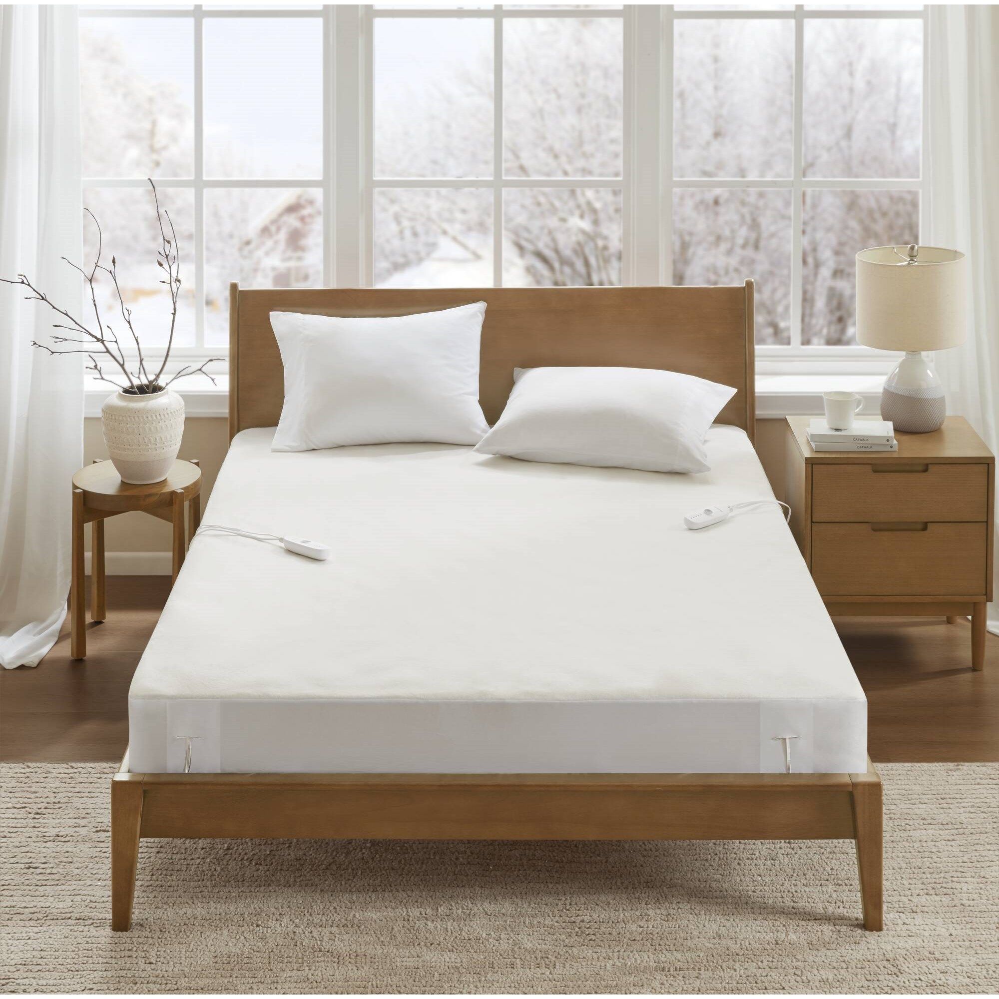 Nonwoven - Queen Heated Mattress Pad - White