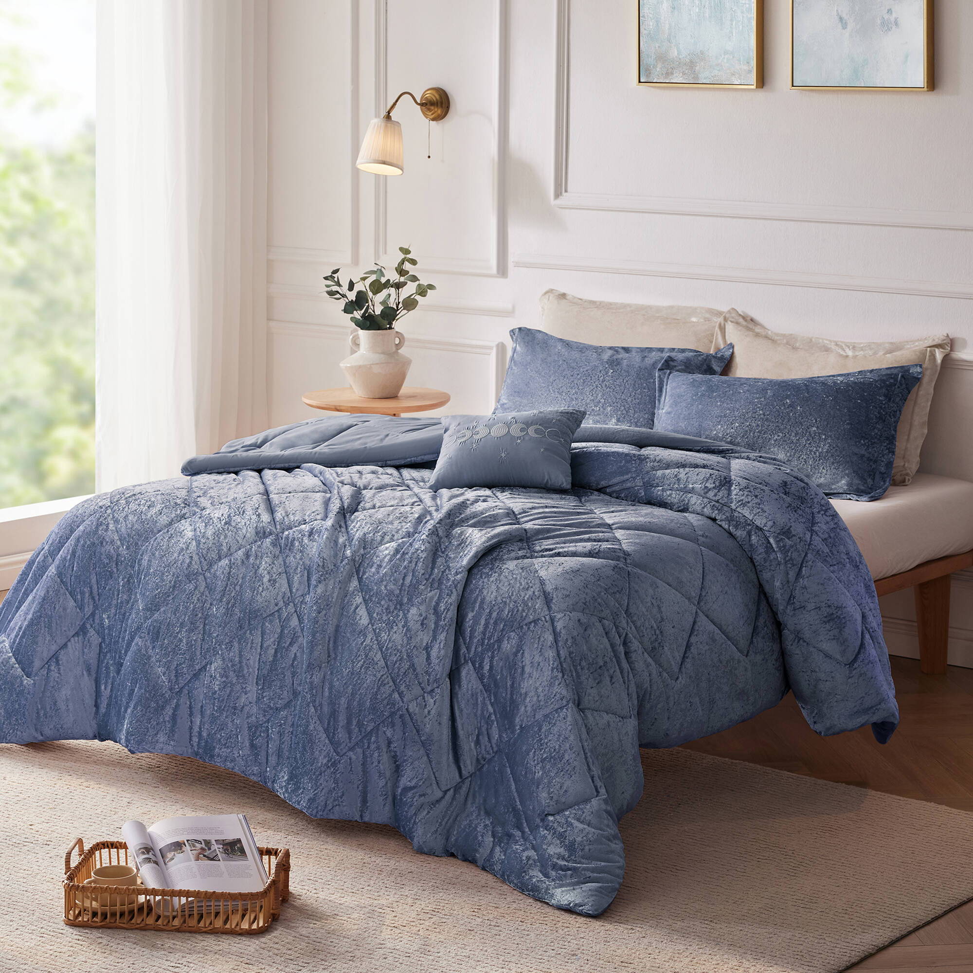 Felicia - Velvet King Comforter Set With Throw Pillow - Blue