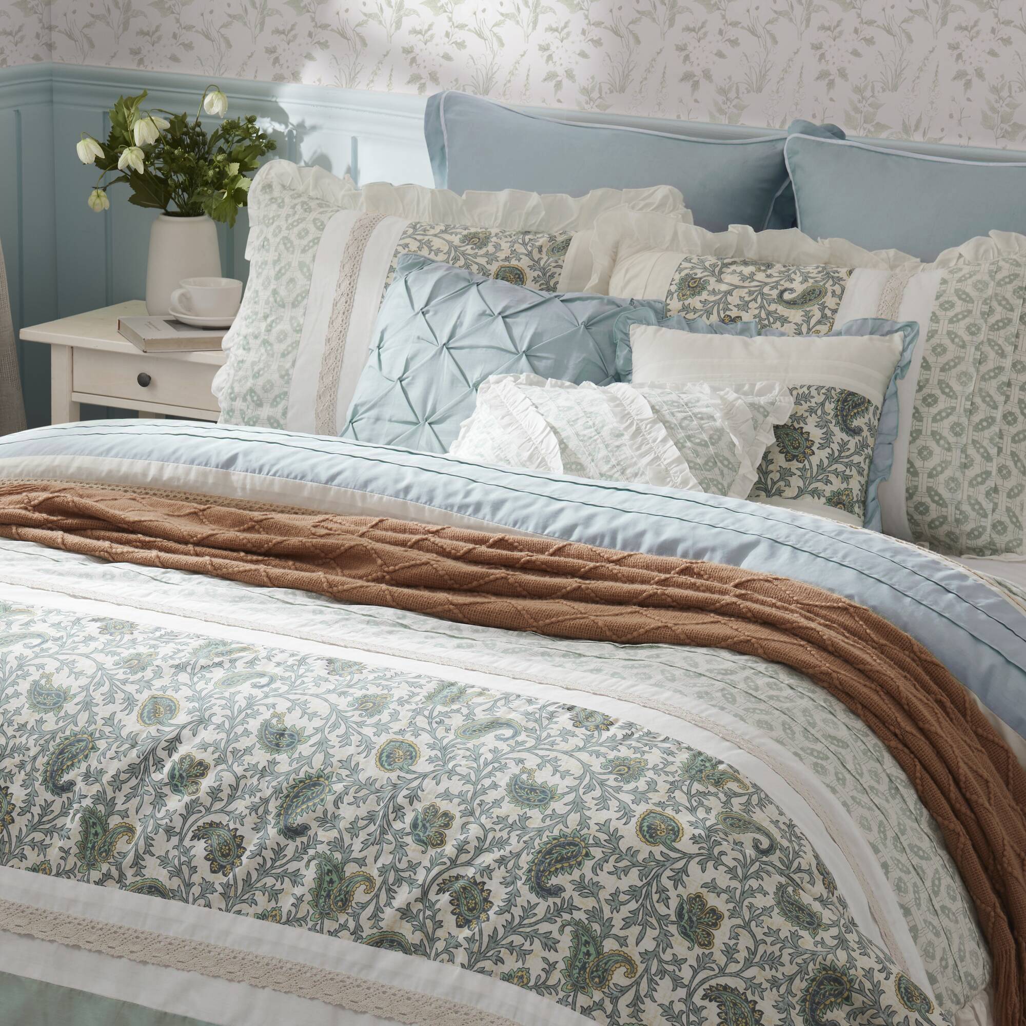 Dawn - Queen - 9 Piece Comforter Set - Blue
