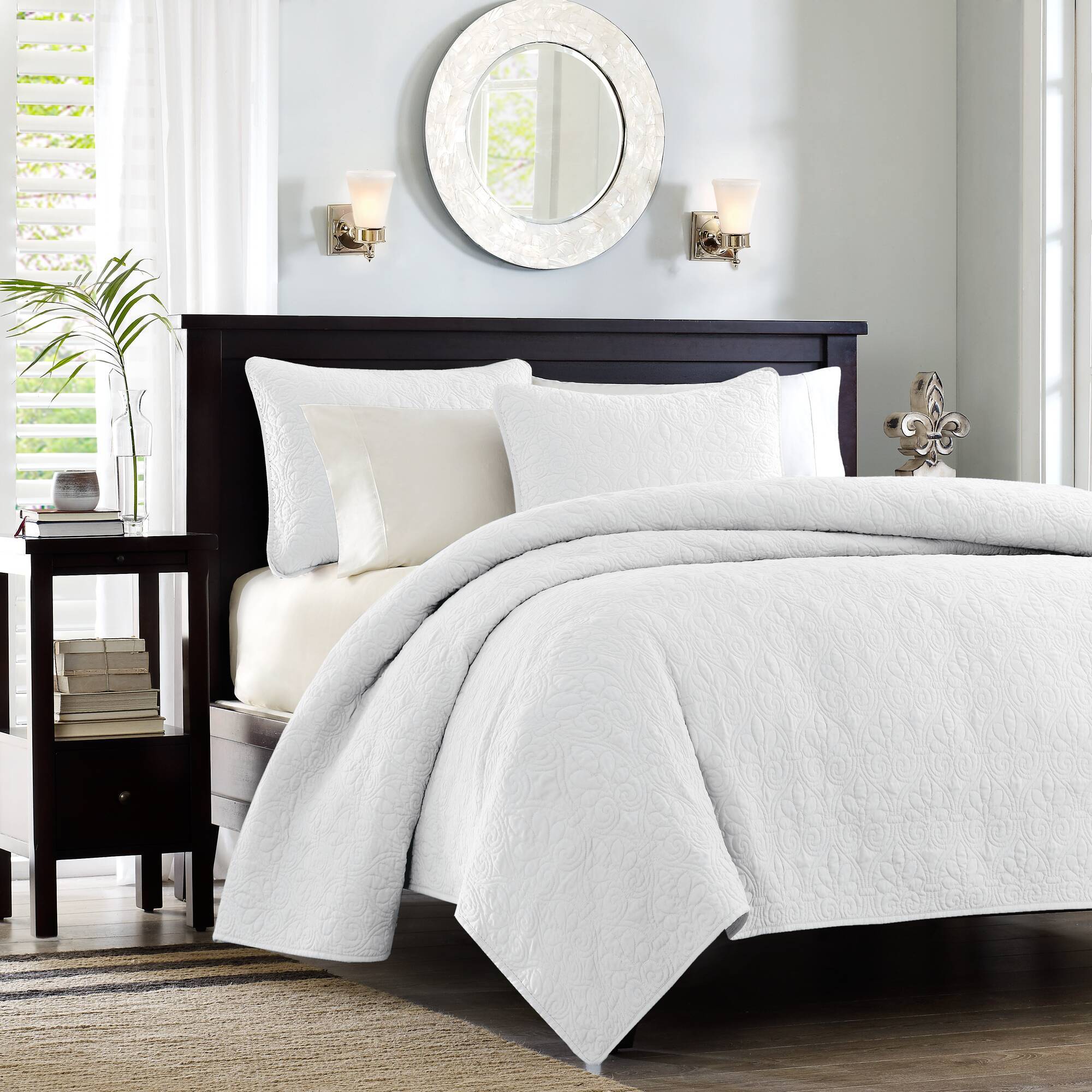 Quebec - King Reversible Coverlet Set - White
