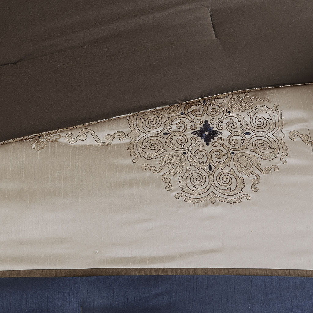 Delaney - California King 24 Piece Room In A Bag - Navy