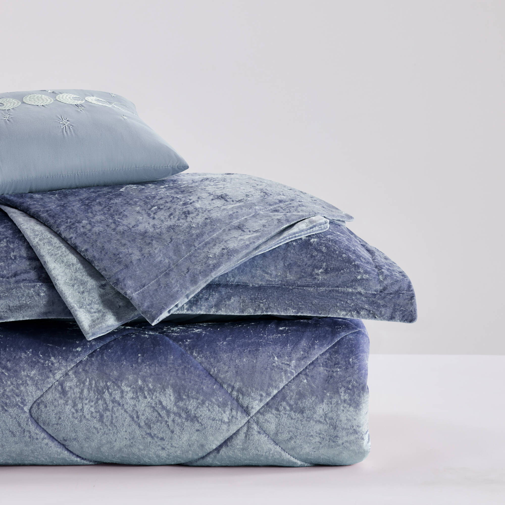 Felicia - Velvet Duvet Cover Set With Throw Pillow - Blue