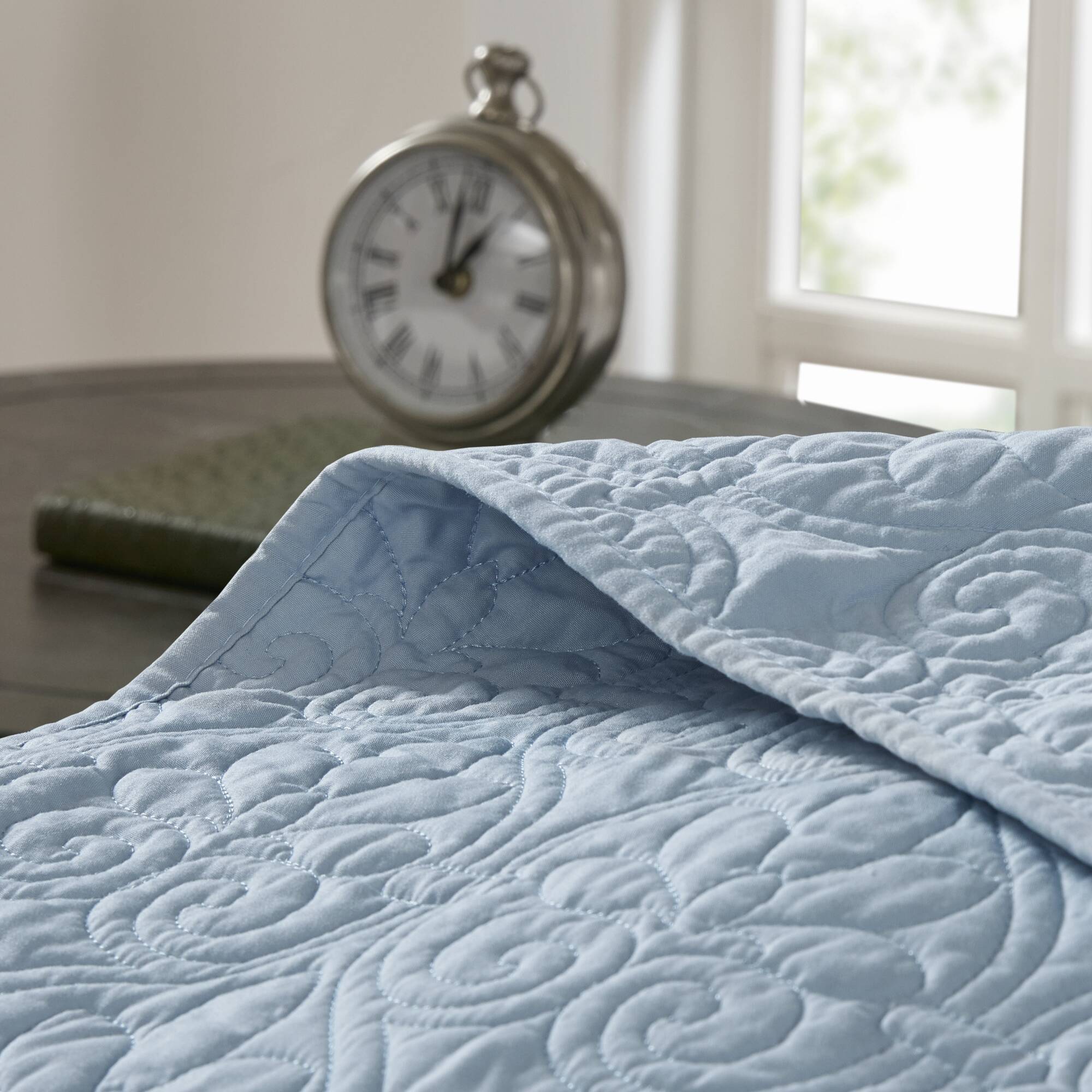 Quebec - Queen Reversible Bedspread Set - Blue