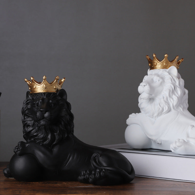 European Style Crown Lion Ornaments Resin Crafts Home Office Porch Decorations