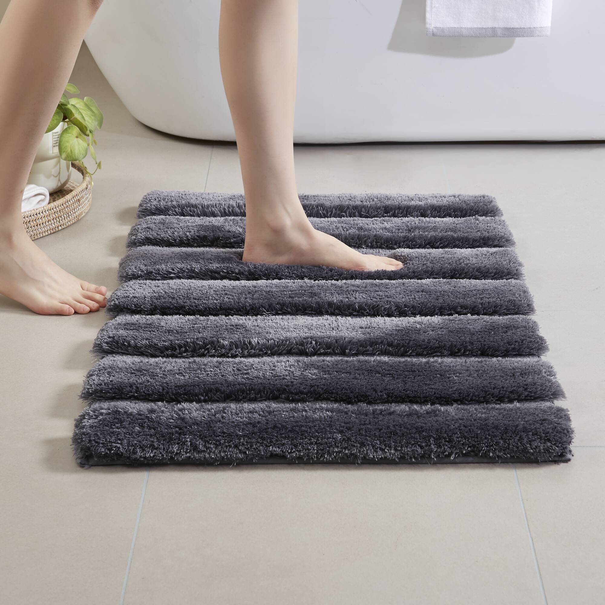 Tufted Pearl Channel - 21" x 34" Rug - Gray