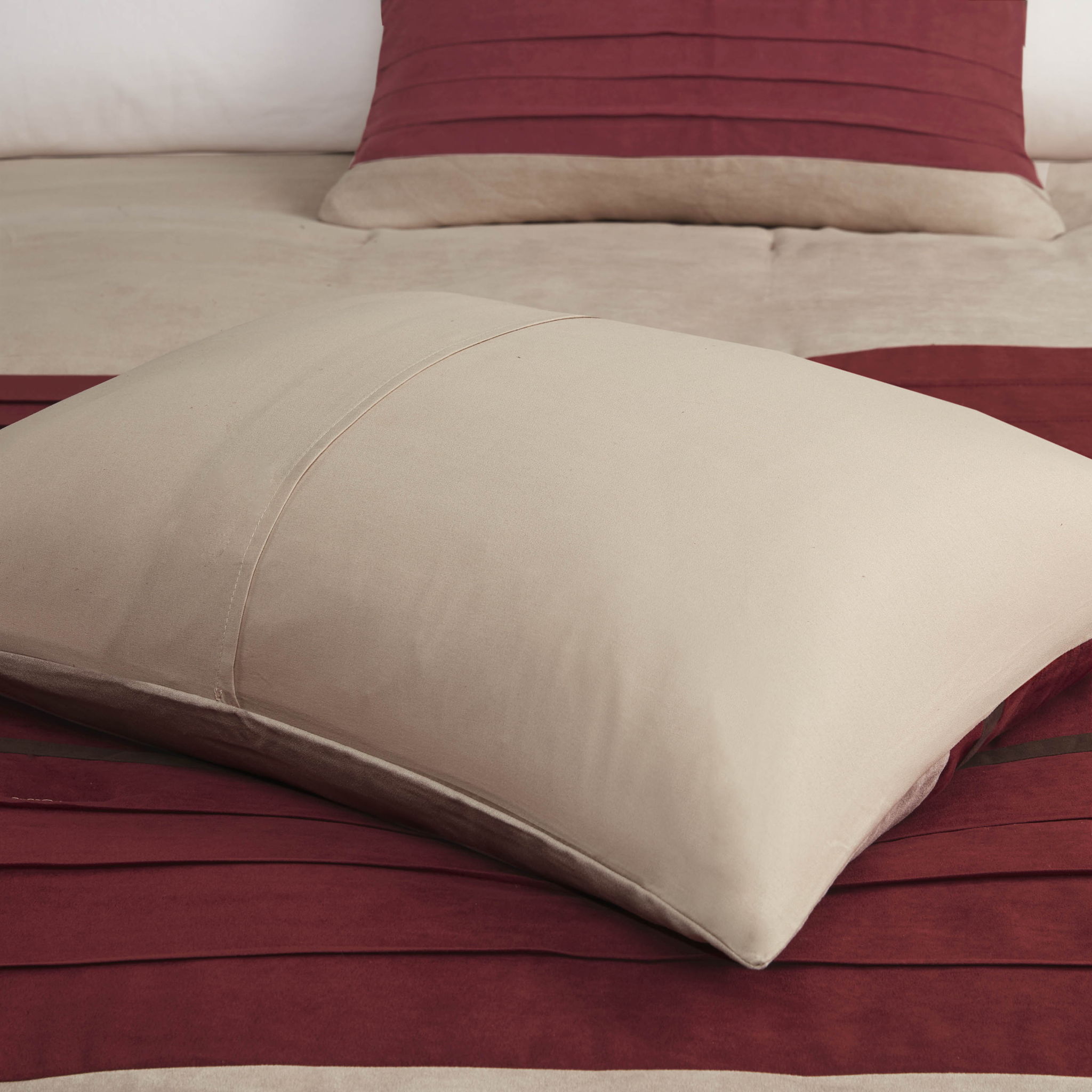 Palmer - King Piece Comforter (Set of 7) - Red