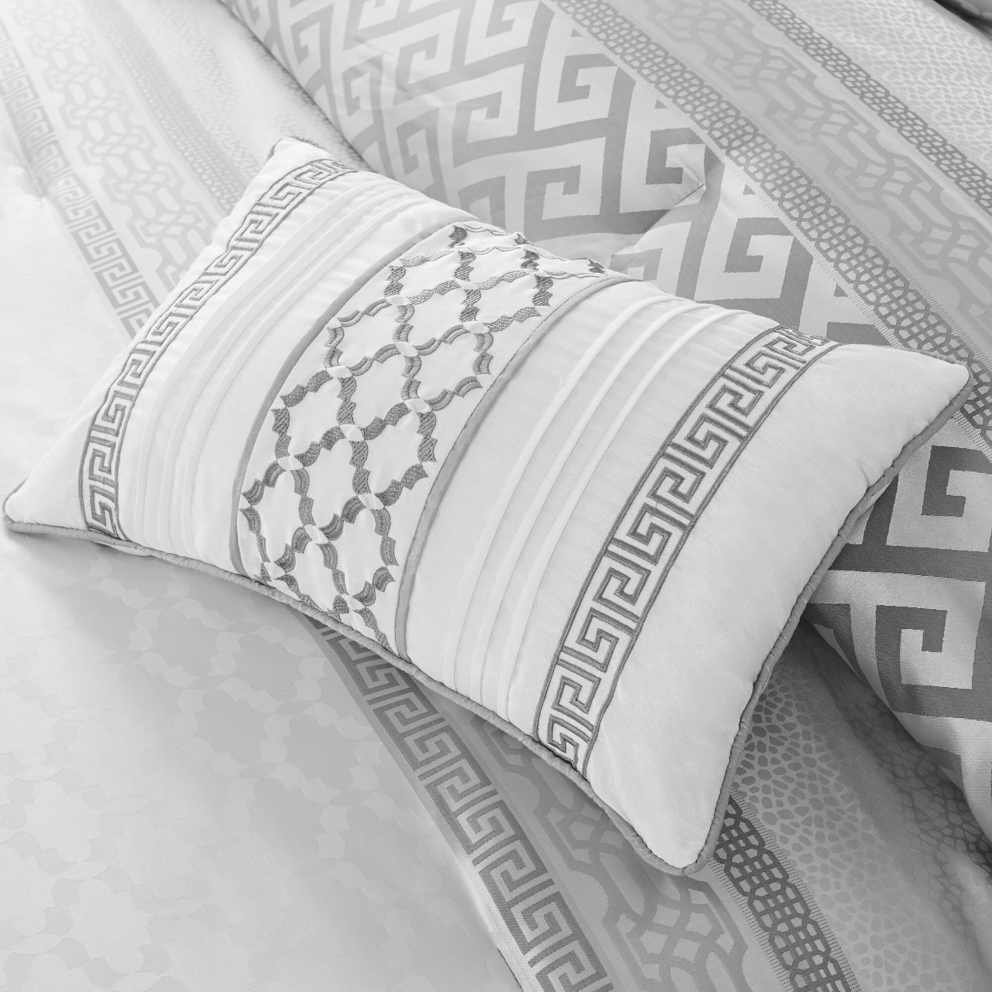 Bennett - Queen Piece Comforter (Set of 7) - Gray