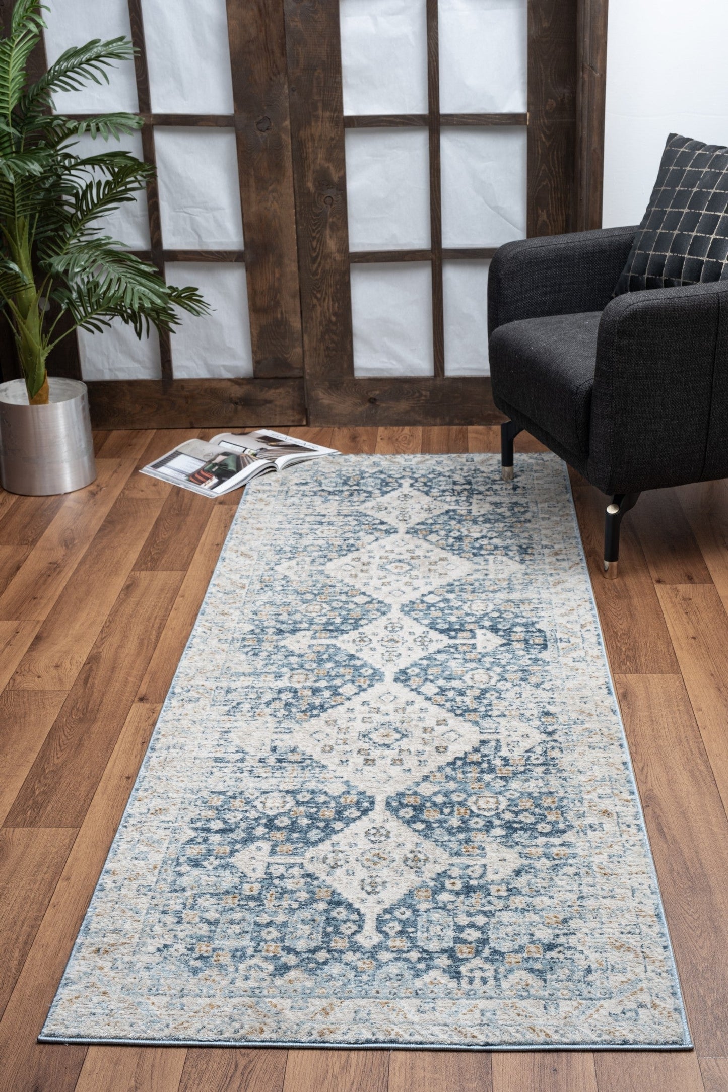 Noble GC_GEN7003 Blue 5 ft. 3 in. x 7 ft. 3 in. Area Rug