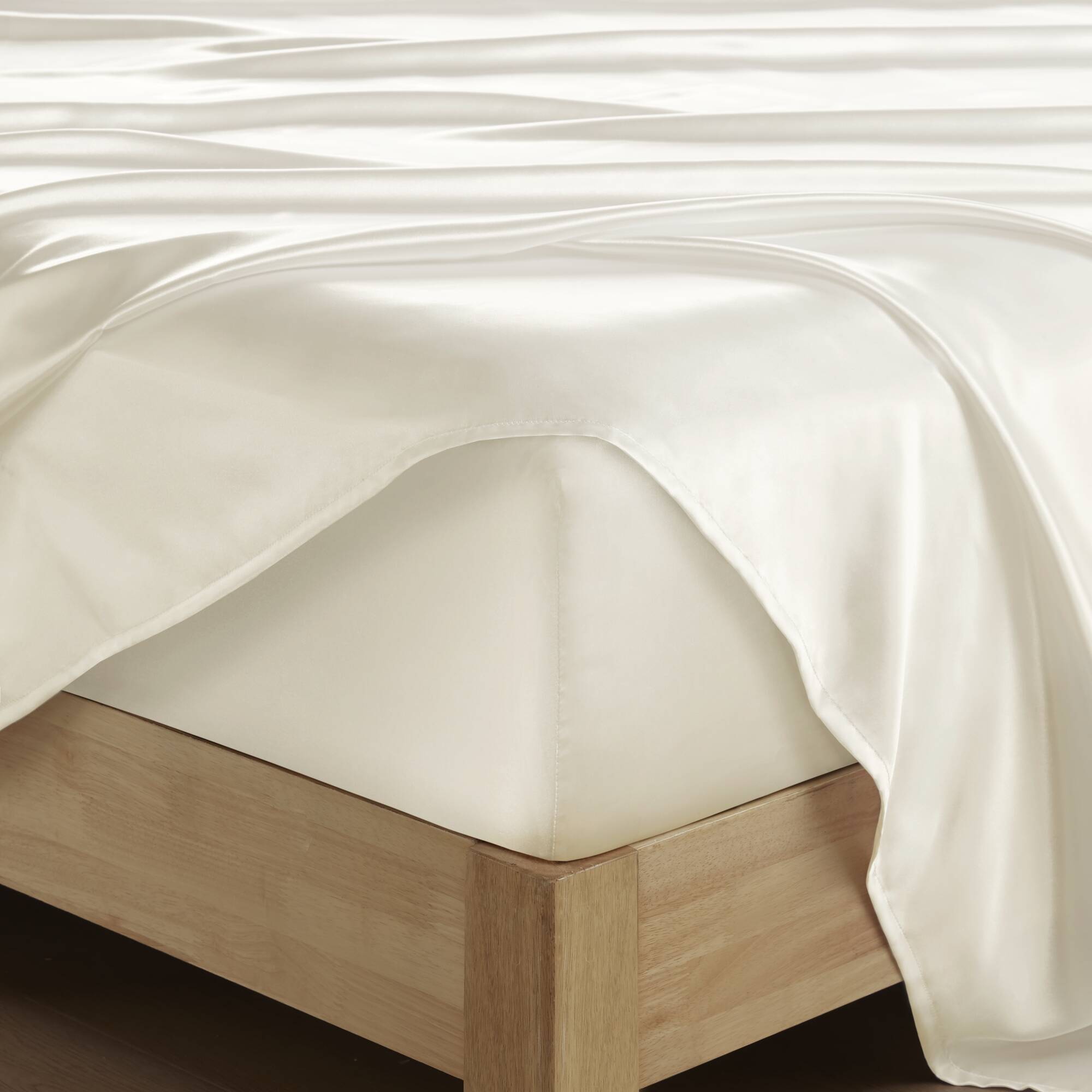 Satin - Wrinkle-Free Luxurious 6-Piece Sheet Set - Ivory