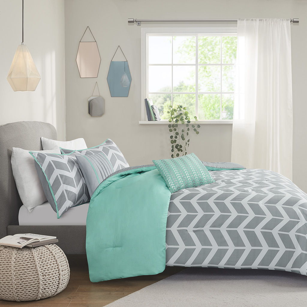 Nadia - Full Comforter Set - Aqua