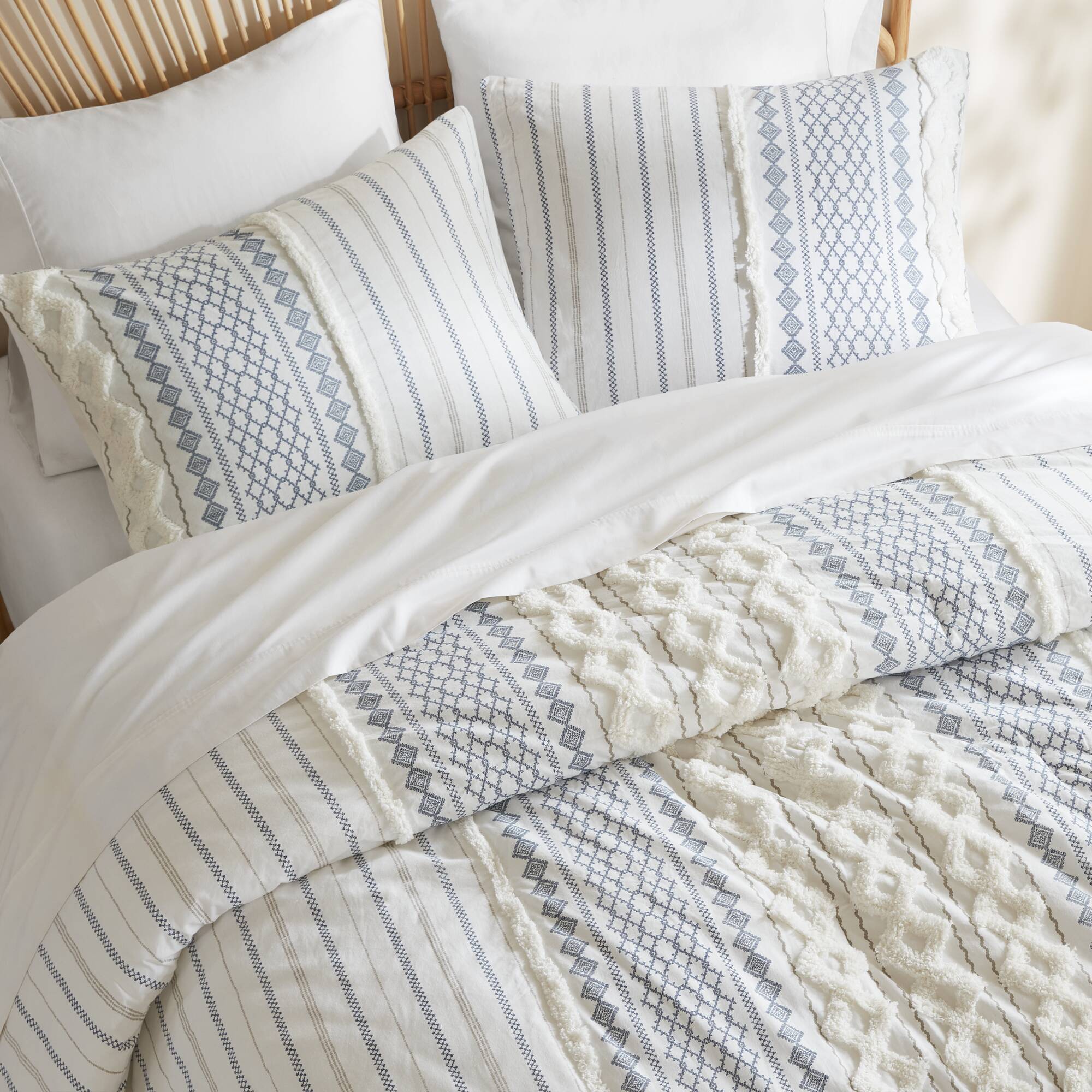 Imani - Cotton Printed Comforter Set With Chenille - White / Navy