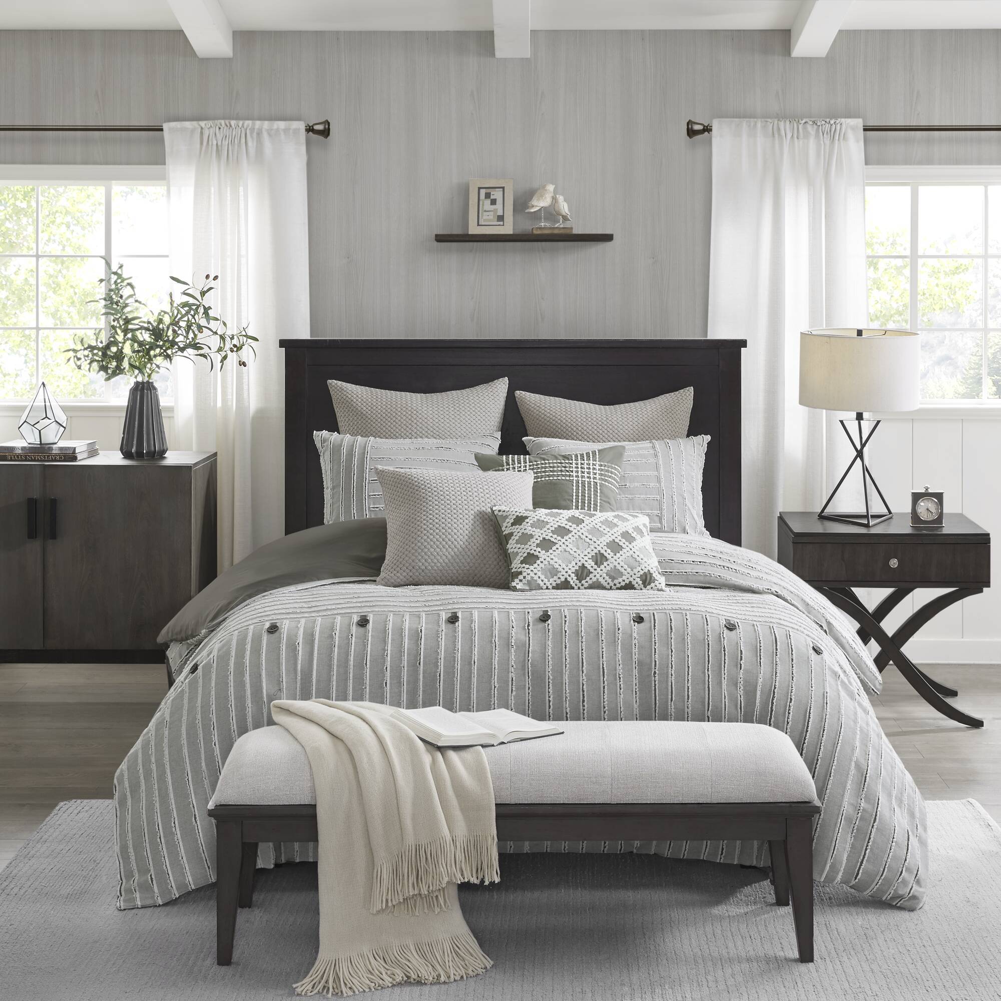Essence - King 9 Piece Clip Comforter Set - Gray