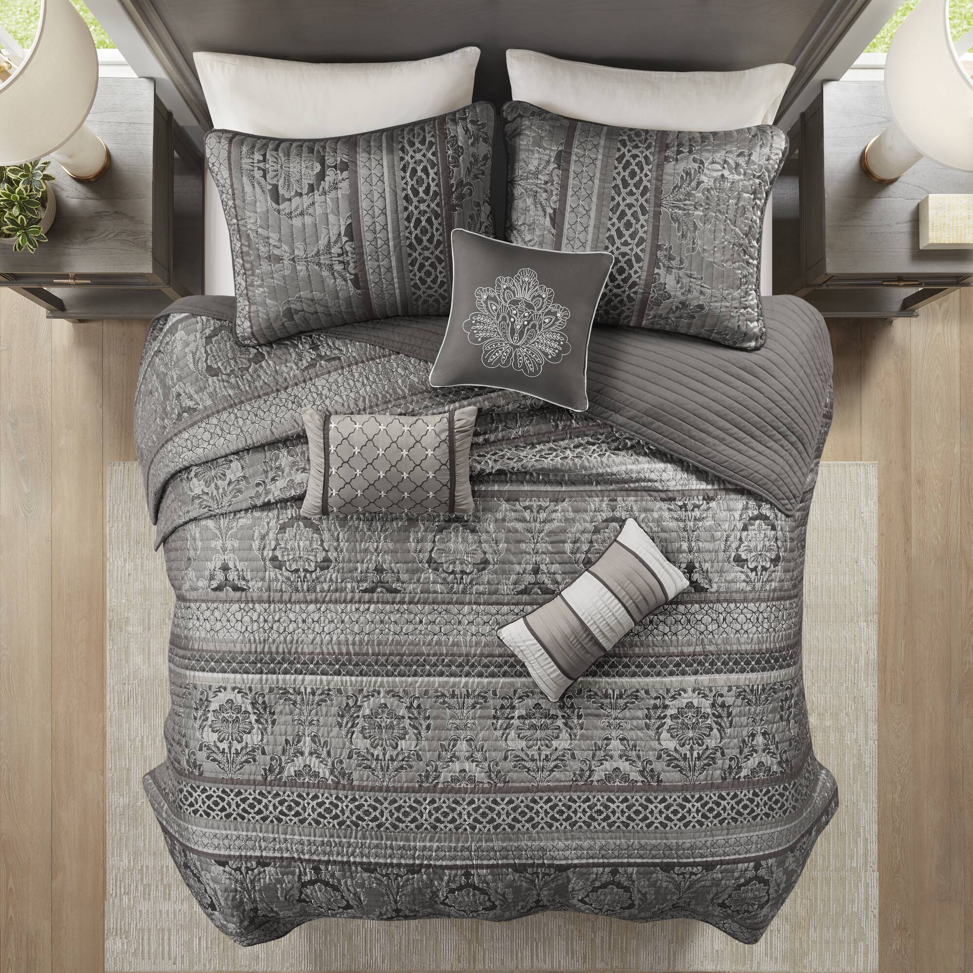Bellagio - 6 Piece King/California King Quilt Set With Throw Pillows - Gray