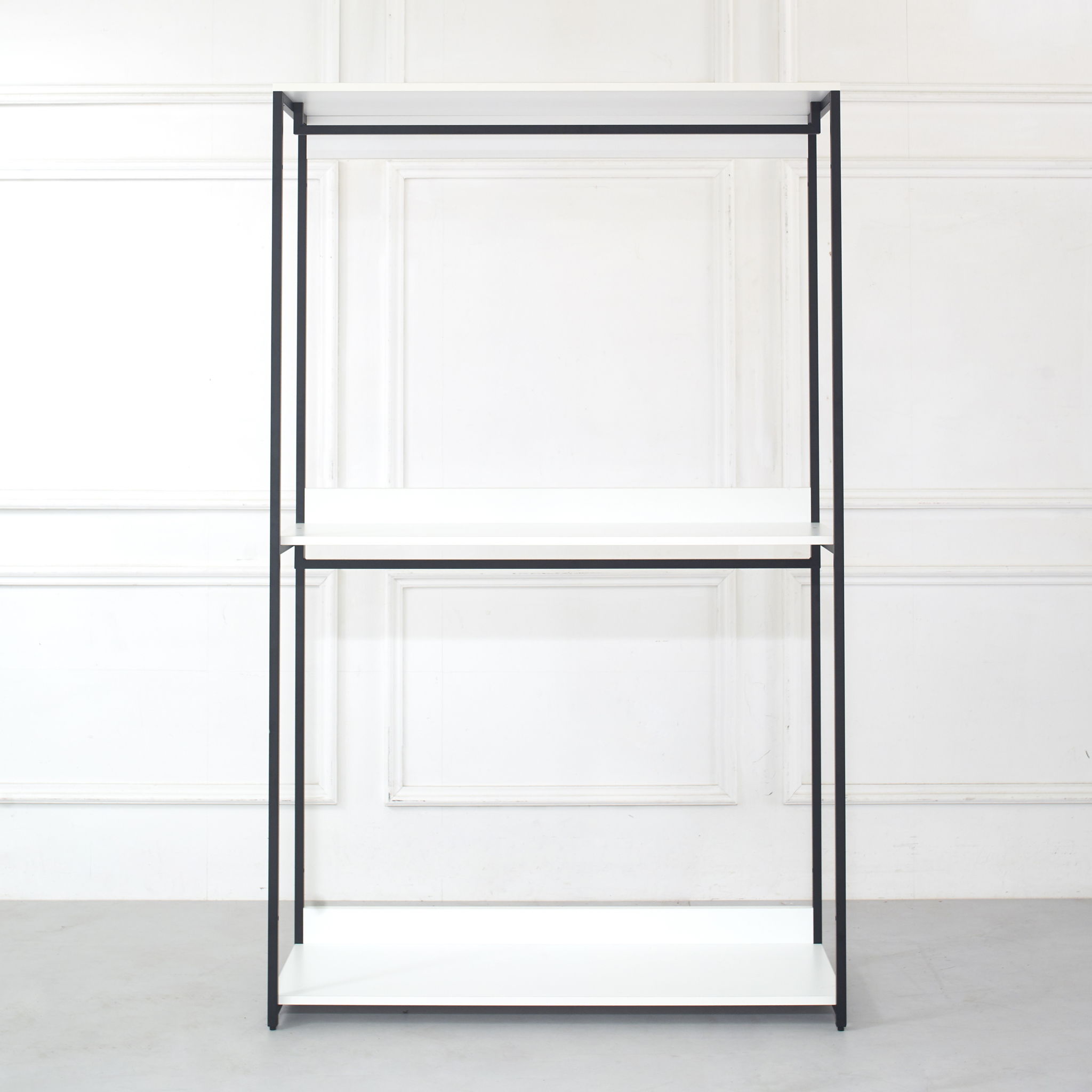 Fiona - Walk In Closet With Shelves