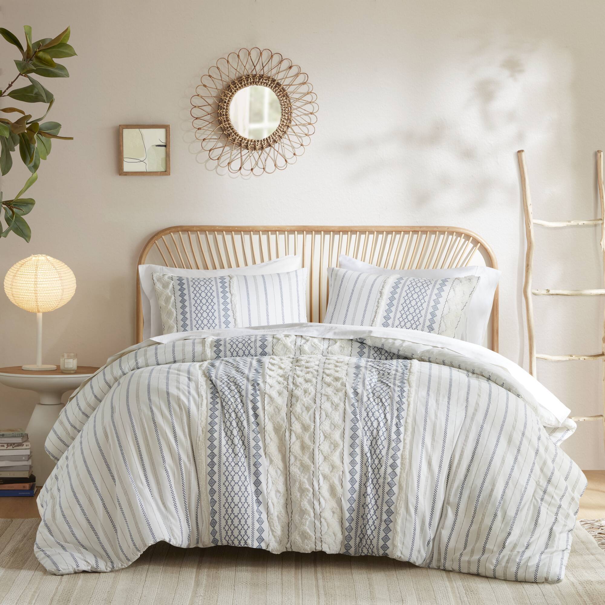 Imani - Cotton Printed Comforter Set With Chenille - White / Navy