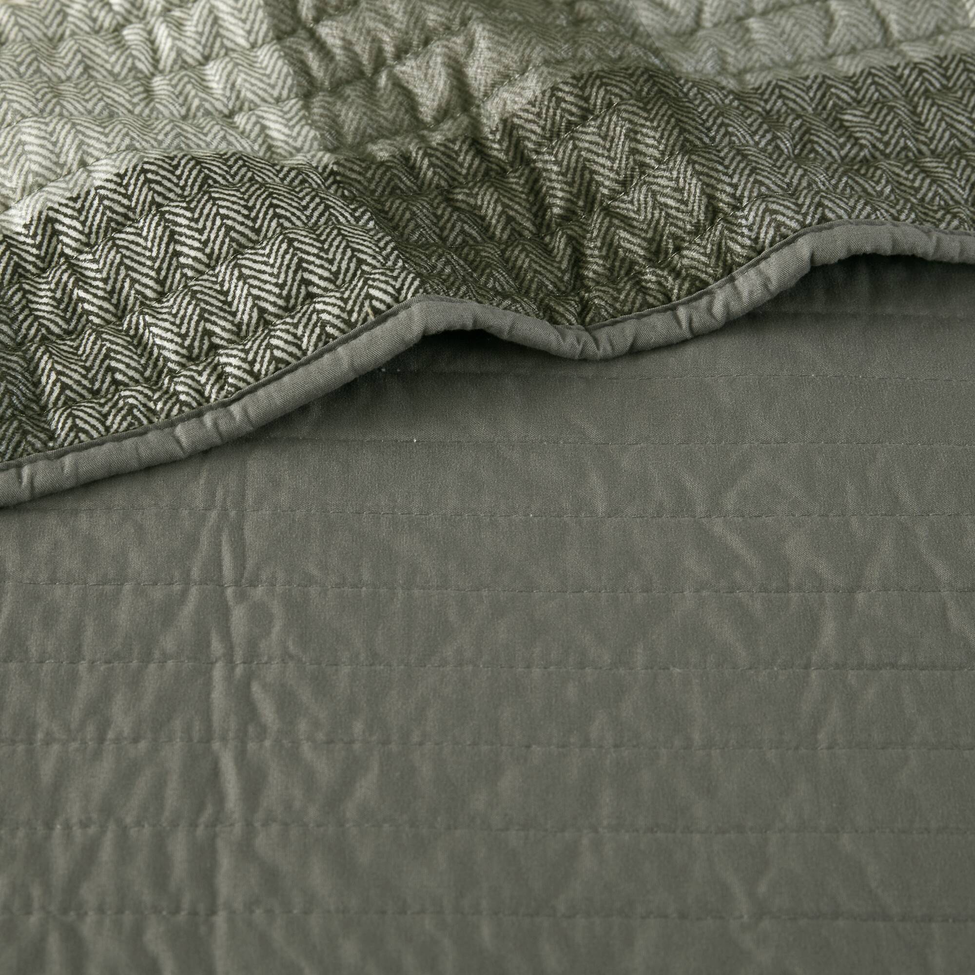 Ridge - 6 Piece Reversible Plaid Daybed Cover Set - Gray