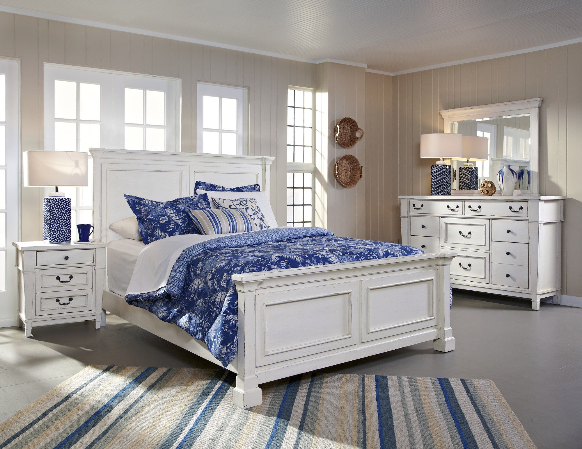 Queen Coastal Panel Bed - White