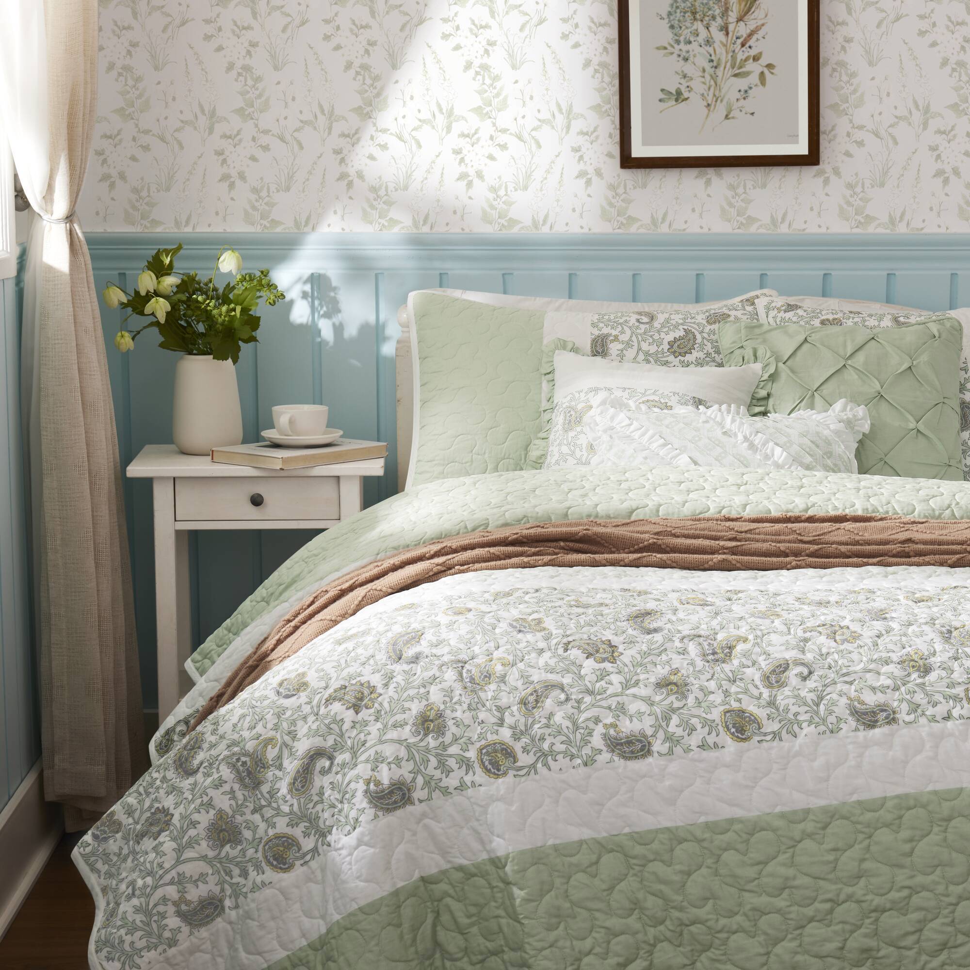 Dawn - 6 Piece King/California King Percale Quilt Set With Throw Pillows - Sage Green
