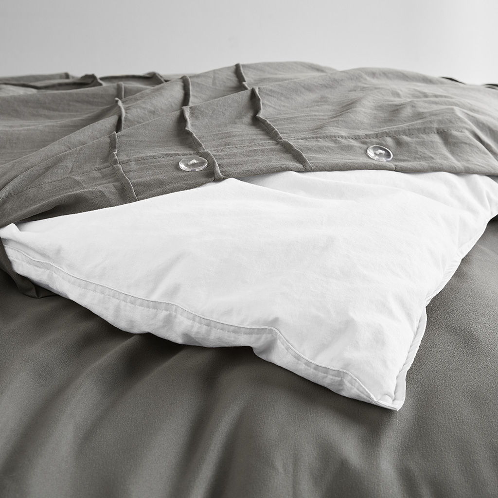 Porter - King Soft Washed Pleated Comforter Set - Gray