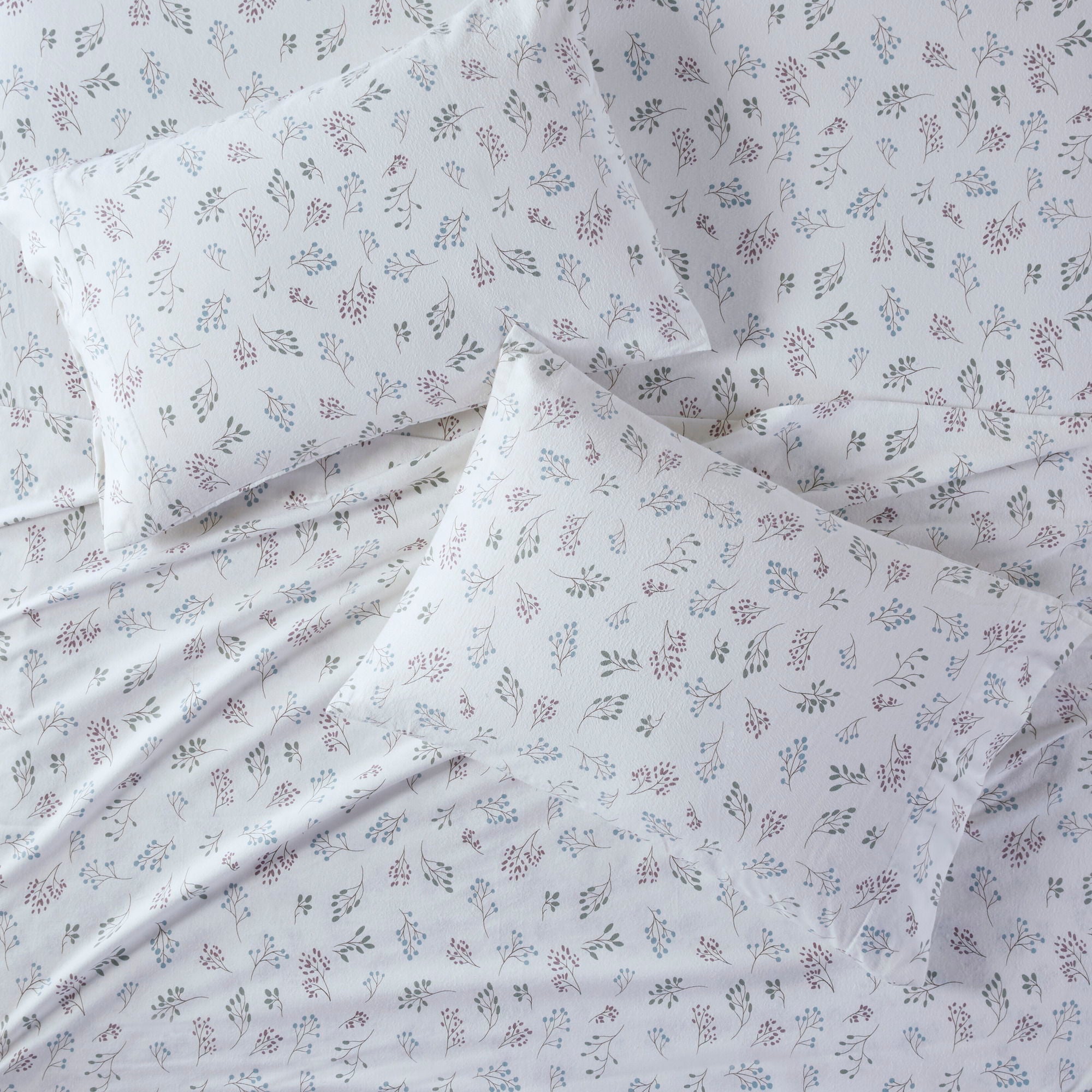 Cozy Cotton Flannel - King Printed Sheet Set - White Tossed Botanical