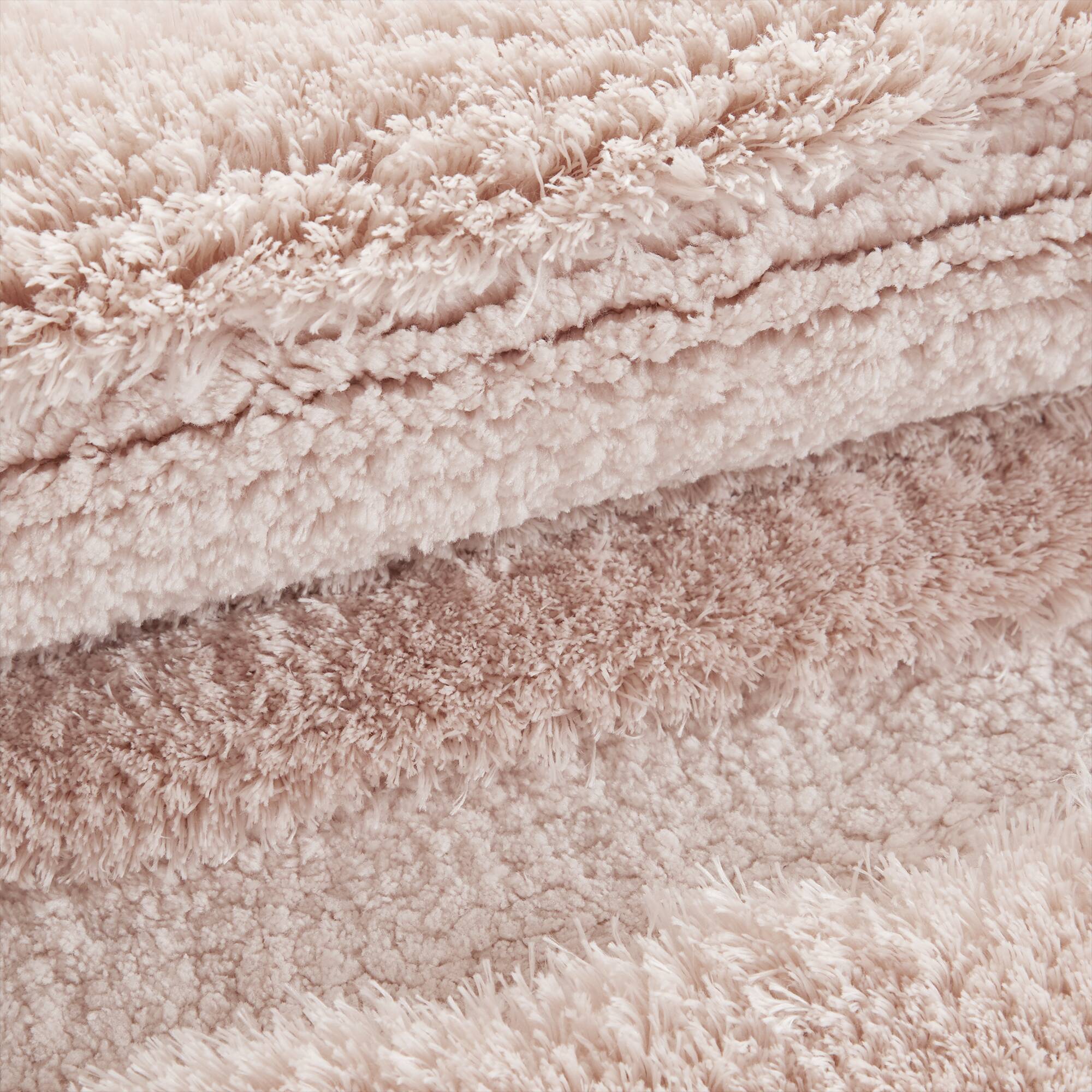Tufted Pearl Channel - 17" x 24" Rug - Blush