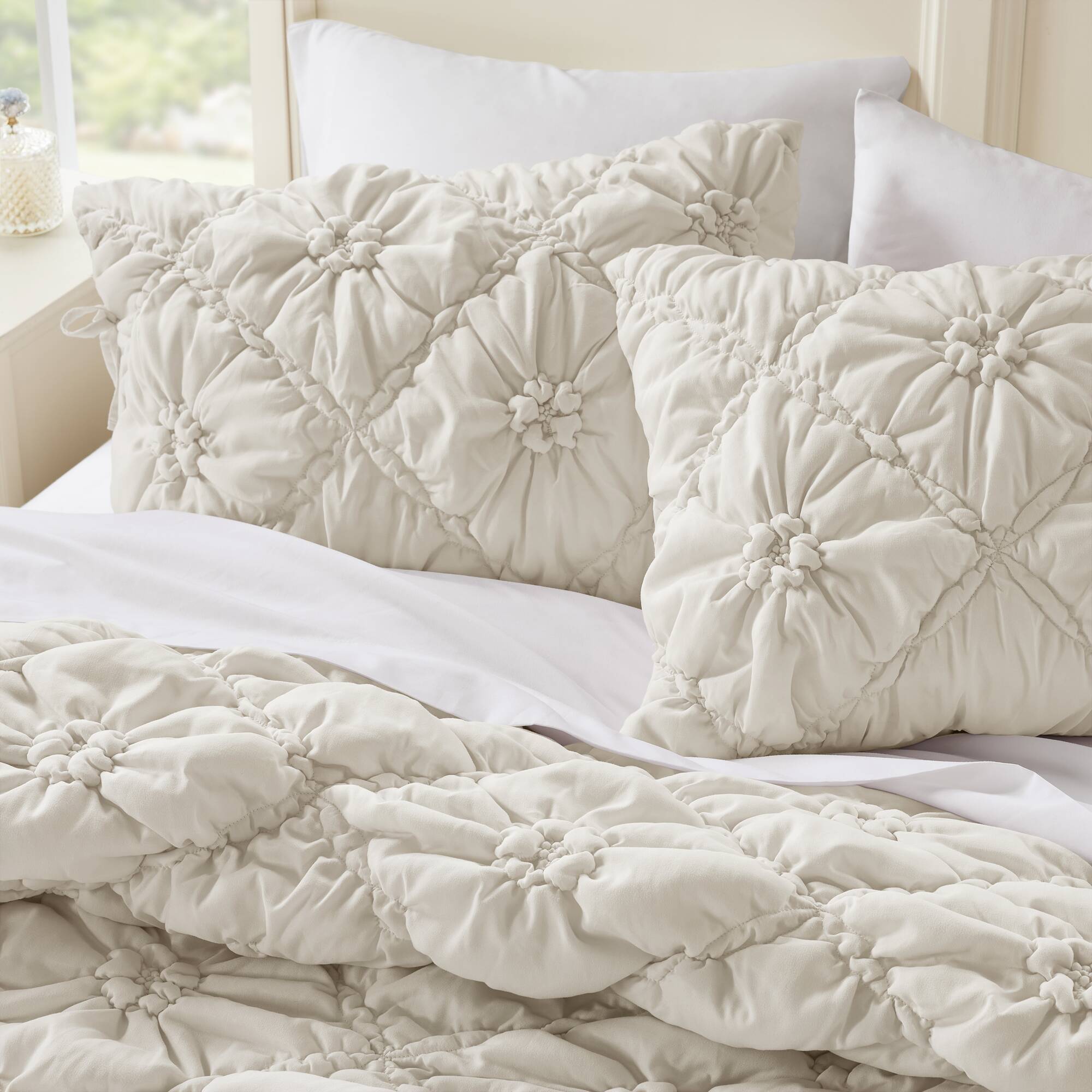 Lily - King 3 Piece Comforter Set - Ivory