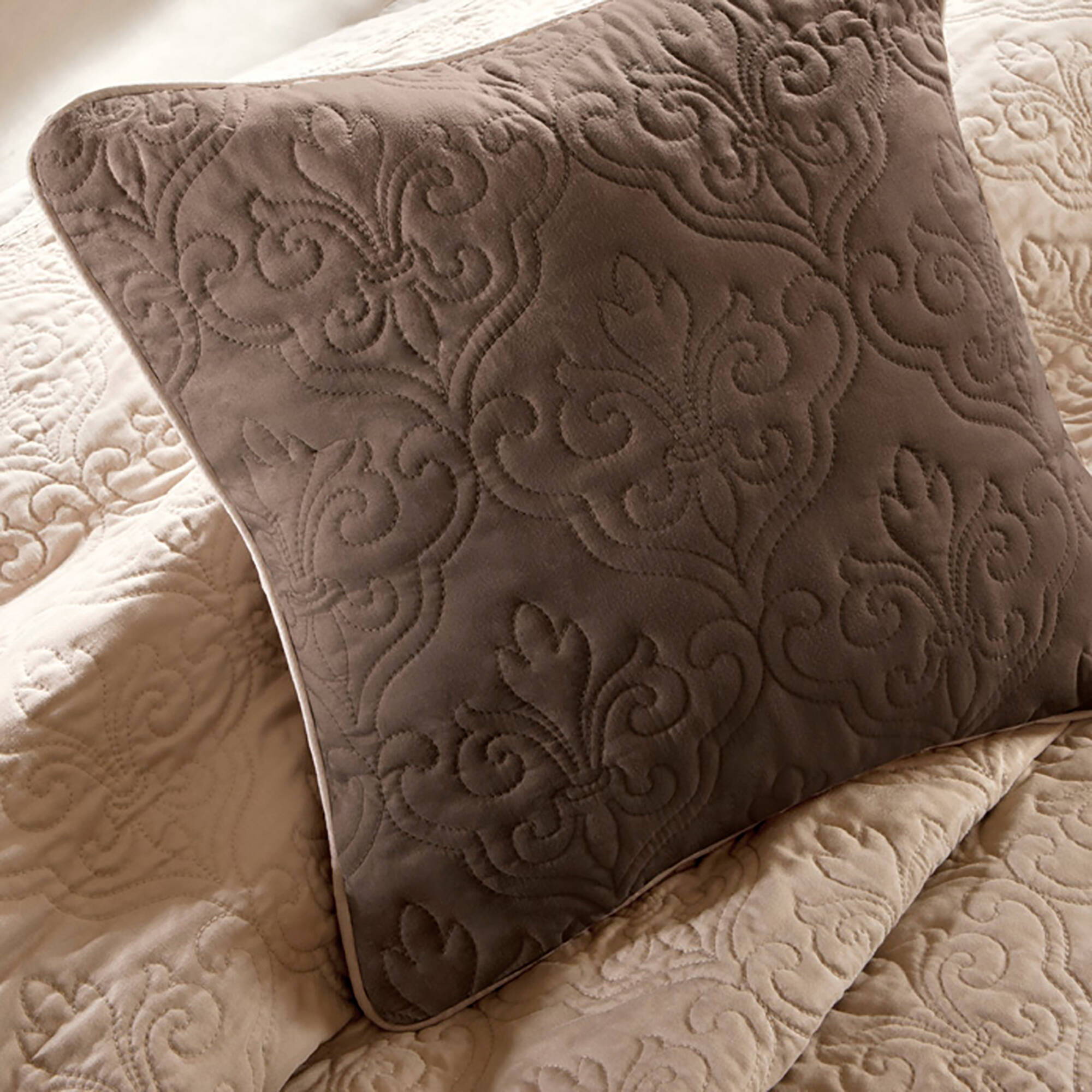 Attingham - 7 Piece Reversible Coverlet Set - Beige